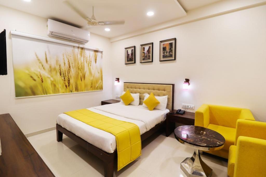 Royal Inn Hotel Ambaji Екстериор снимка