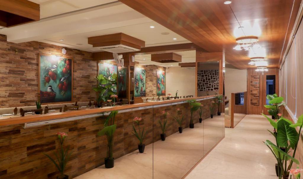 Royal Inn Hotel Ambaji Екстериор снимка